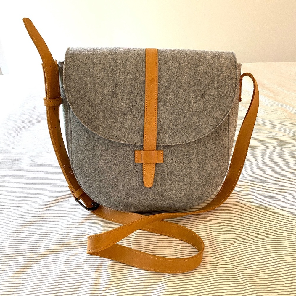 Magnolia Wool Felt Shoulder and crossbody bag